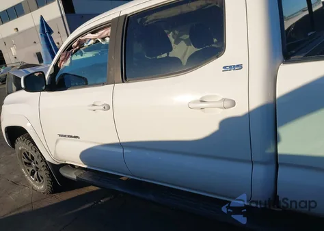 2021 Toyota Tacoma Sr5 V6 z USA, uszkodzony, nr VIN 3TMBZ5DN0MM028823